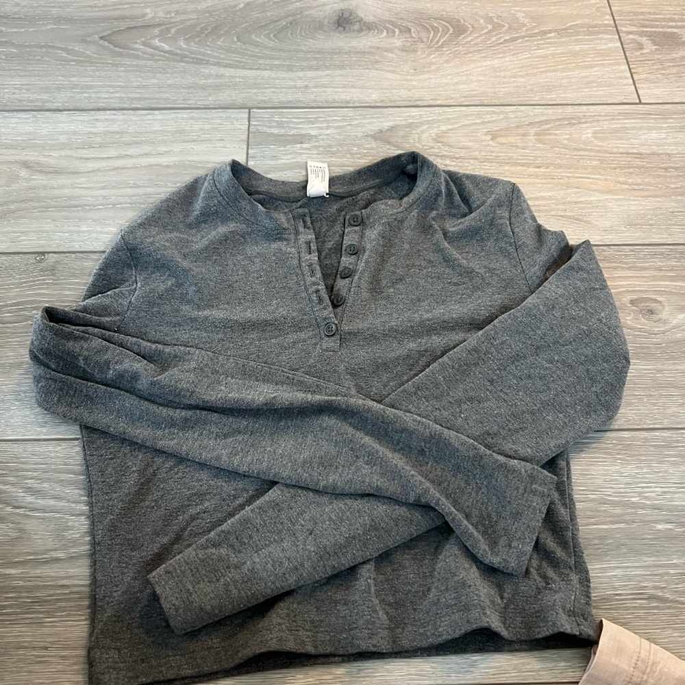 Yogalicious Men's Charcoal Crewneck Henley Sweater